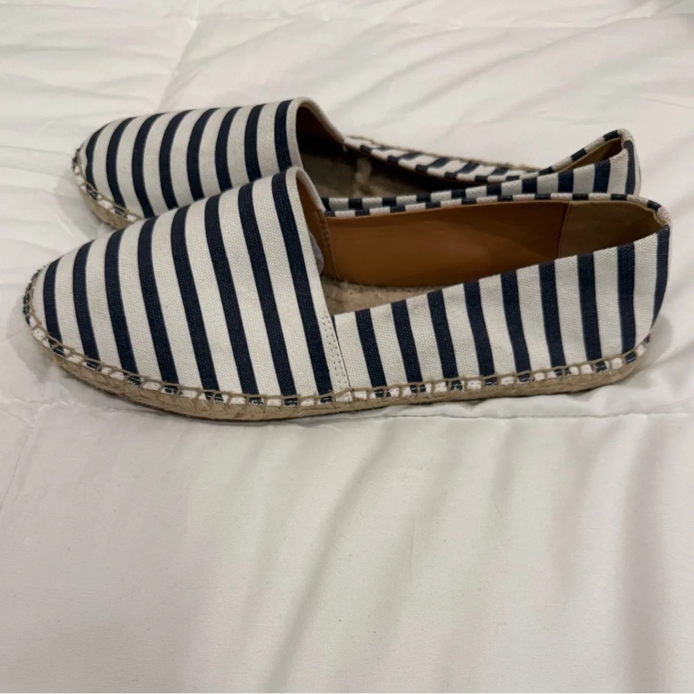 J. Crew Striped Espadrilles Flats Pull On White Blue Size 10 Coastal summer - Picture 2 of 9